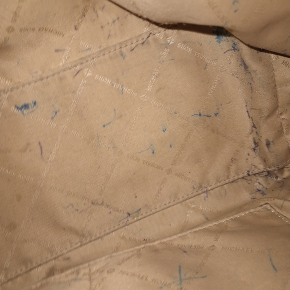 Micheal Kors purse - Picture 4 of 4